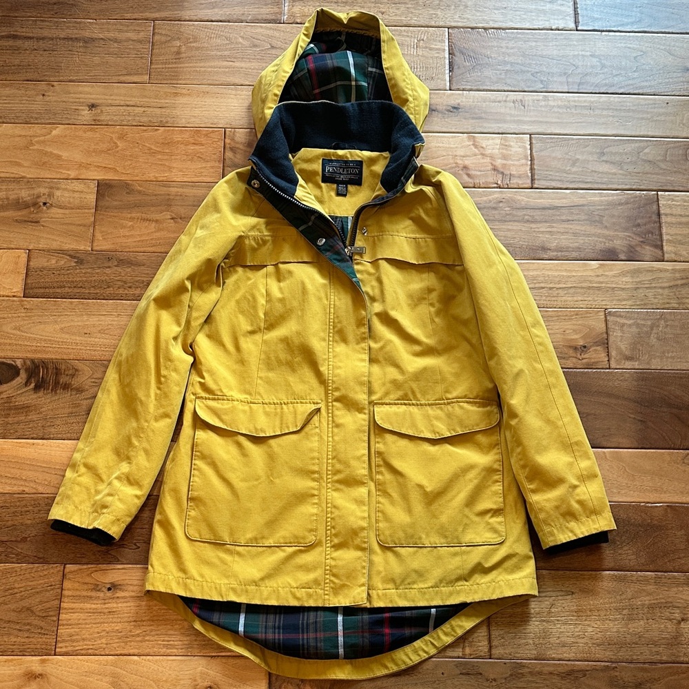 Pendleton Women’s Rain Jacket With Plaid Lining. - image 1